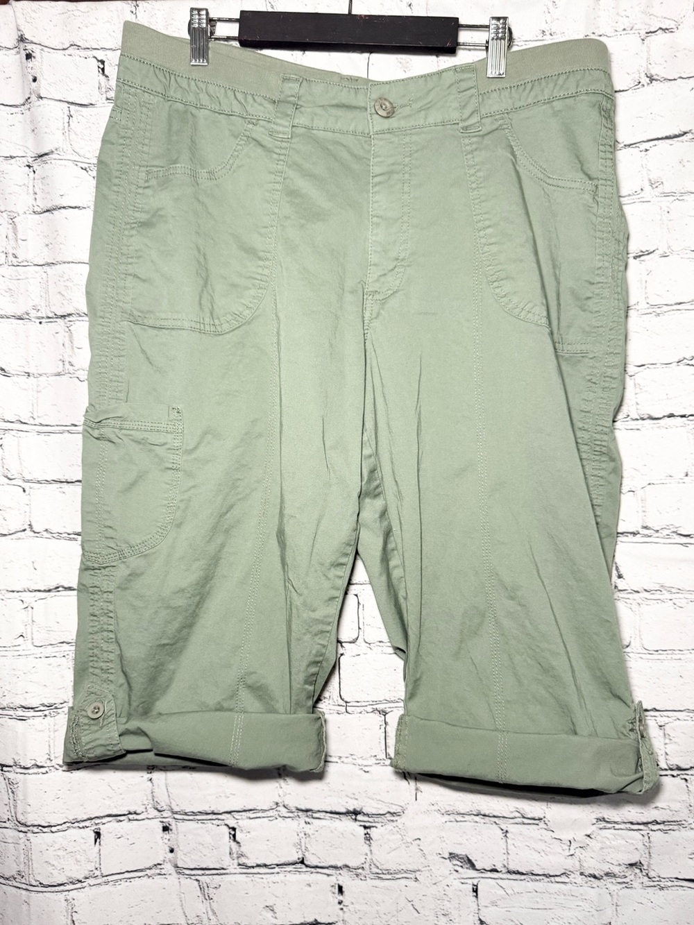 Lee Riders. Green capris. Size 18